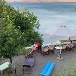 Holiday home 1876 Traditional Seafront Kiveri