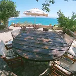 1876 Traditional Seafront *