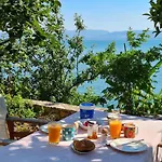 1876 Traditional Seafront *