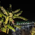 1876 Traditional Seafront *