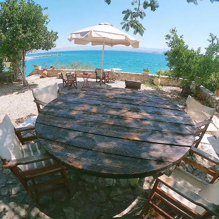 1876 Traditional Seafront *