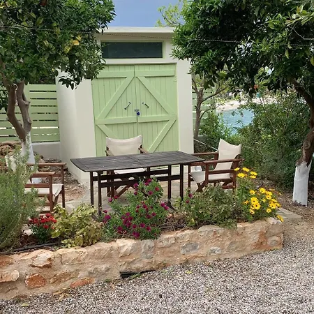 1876 Traditional Seafront *