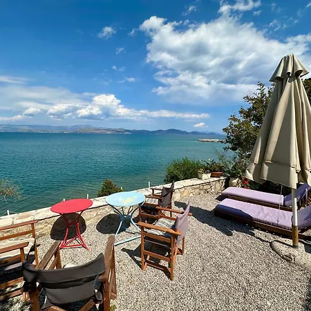 1876 Traditional Seafront Nyaraló *