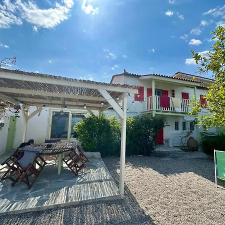 1876 Traditional Seafront * Kiveri