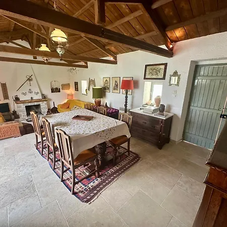 1876 Traditional Seafront Casa de Férias