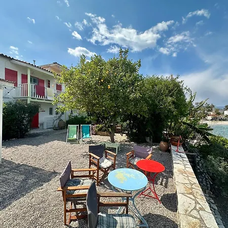 Tatil Evi 1876 Traditional Seafront Kivérion