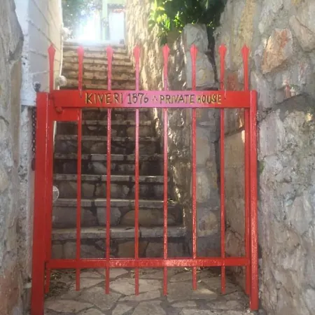 1876 Traditional Seafront Kiveri