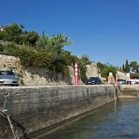 1876 Traditional Seafront * Kivérion