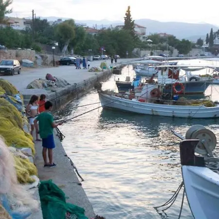 1876 Traditional Seafront Nyaraló