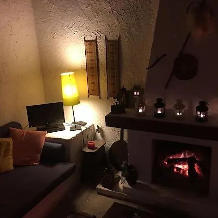 펜션 1876 Traditional Seafront Kivérion