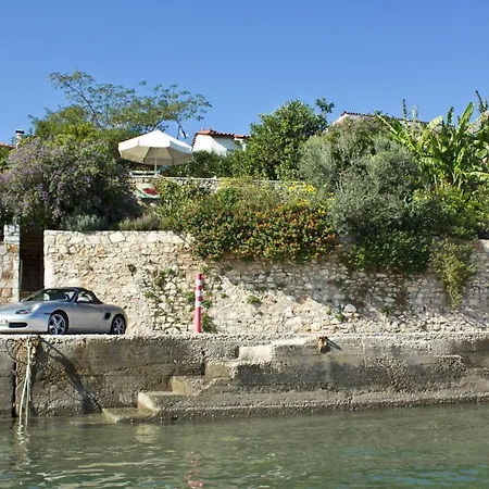 בית נופש 1876 Traditional Seafront Kivérion