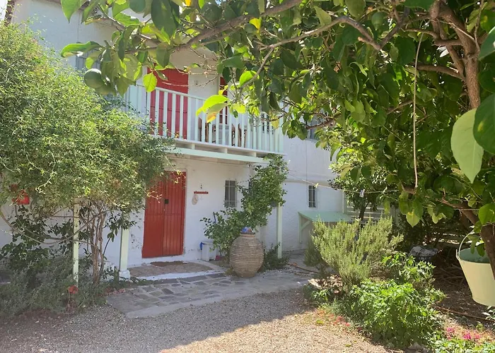 1876 Traditional Seafront