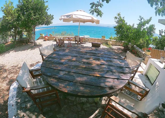 1876 Traditional Seafront *