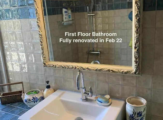 1876 Traditional Seafront *