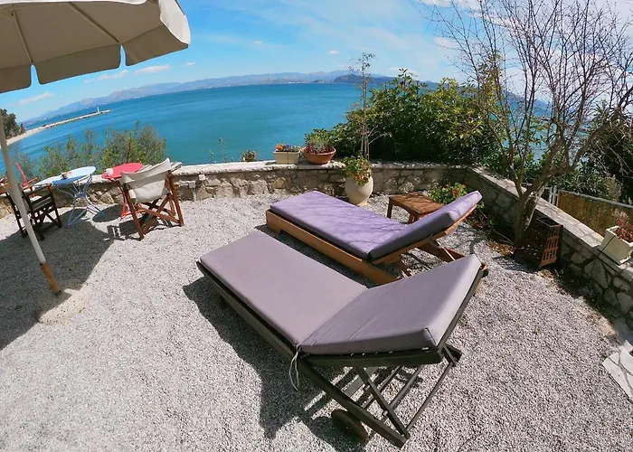 1876 Traditional Seafront Casa de Férias Kivérion