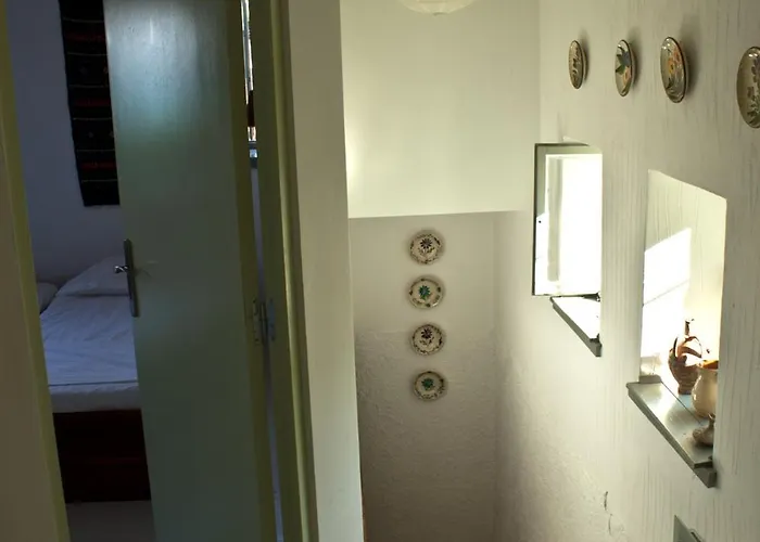 1876 Traditional Seafront * Kivérion