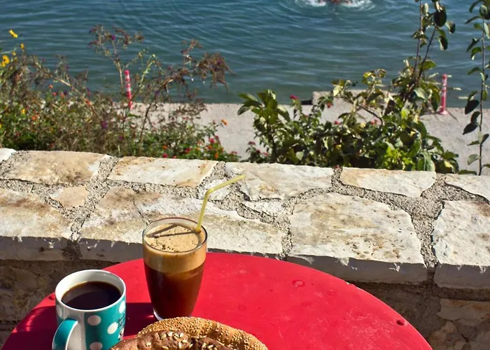 1876 Traditional Seafront Casa de Férias Kivérion