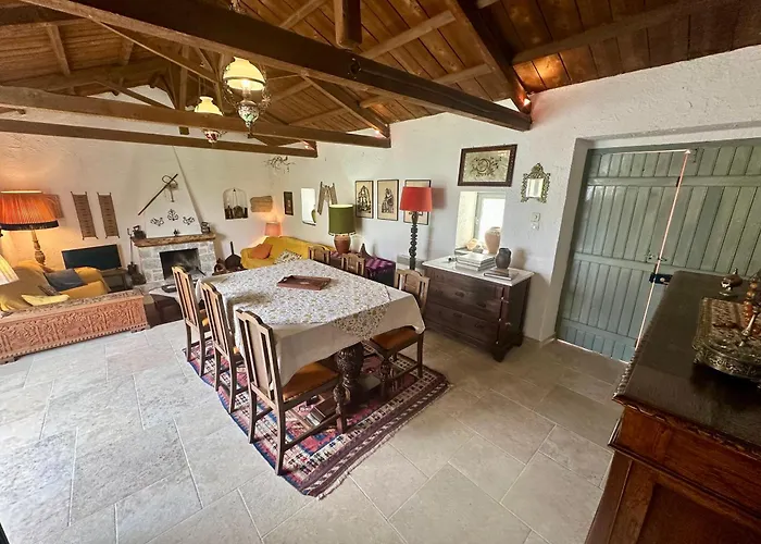 1876 Traditional Seafront Casa de Férias