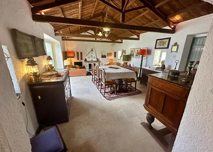 1876 Traditional Seafront Casa de Férias