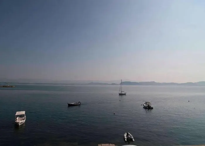 Casa de Férias 1876 Traditional Seafront *