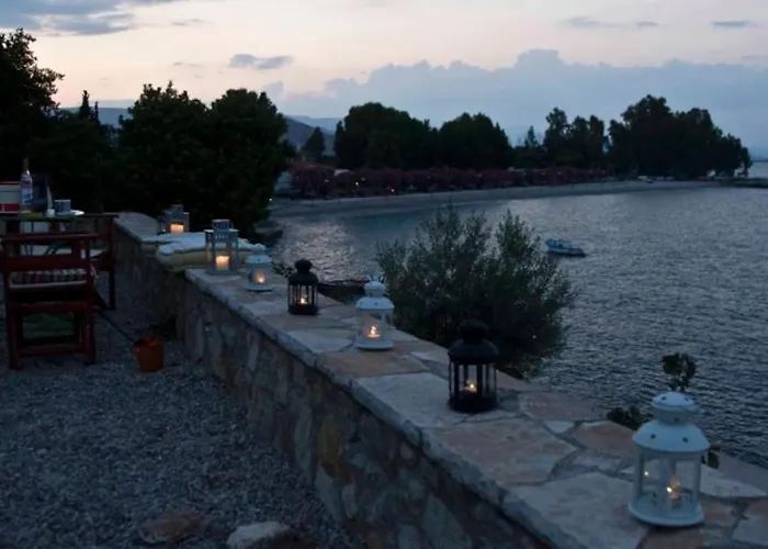 1876 Traditional Seafront Casa de Férias Kivérion