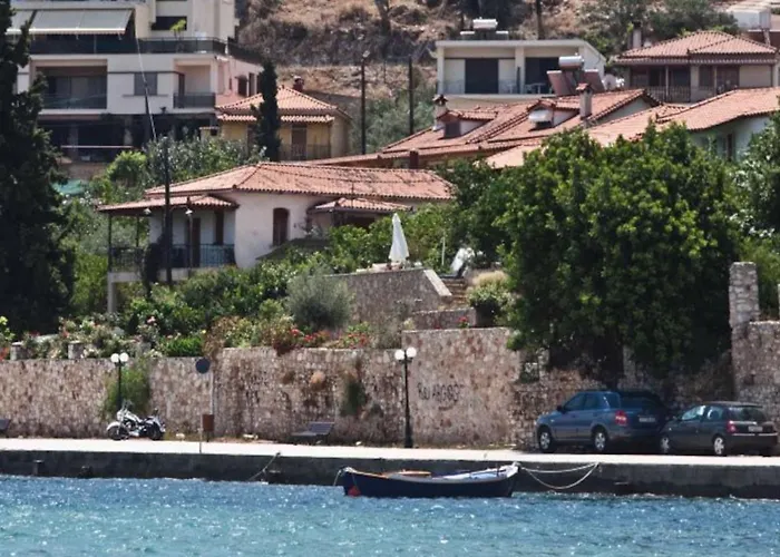 1876 Traditional Seafront