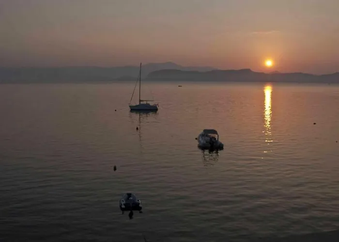 1876 Traditional Seafront *