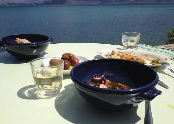 1876 Traditional Seafront Casa de Férias Kivérion