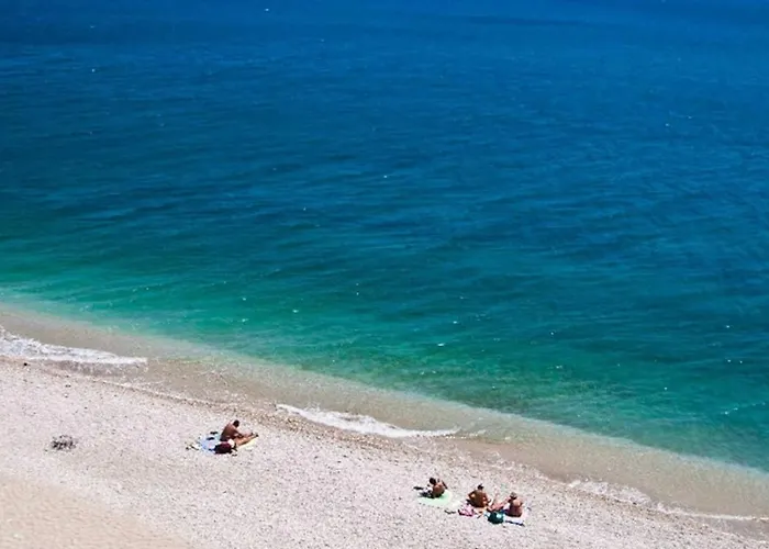 Casa de Férias 1876 Traditional Seafront *